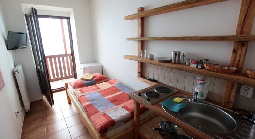 Hostel Singer Pub Ческе-Будеёвице Номер фото