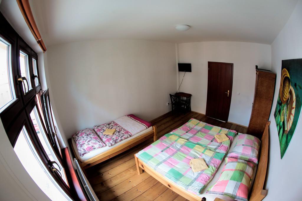 Hostel Singer Pub Ческе-Будеёвице Номер фото