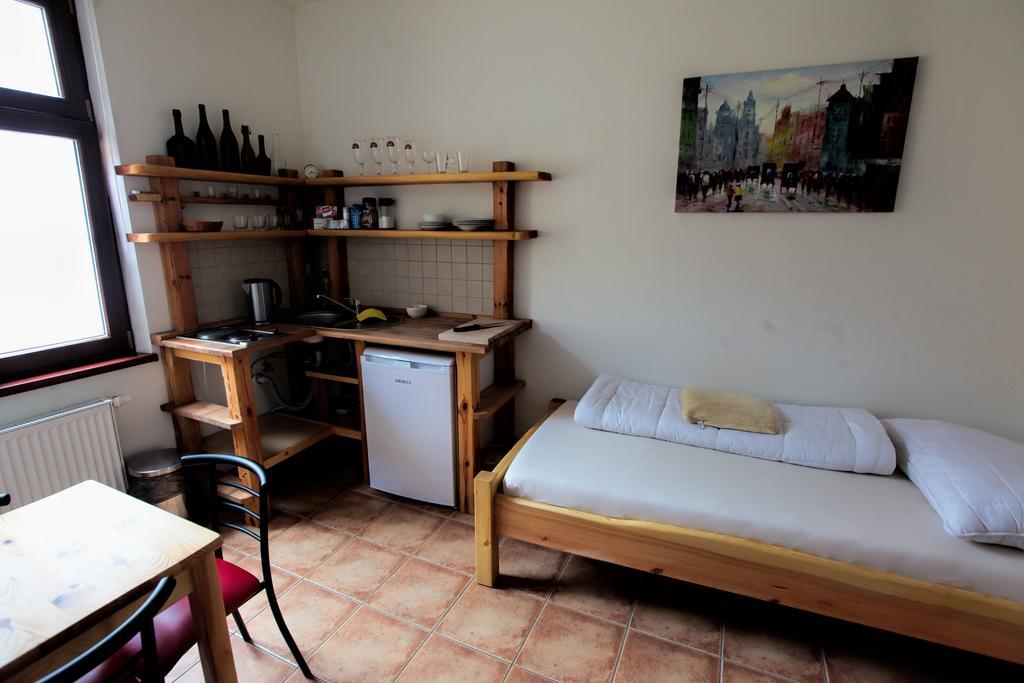 Hostel Singer Pub Ческе-Будеёвице Номер фото
