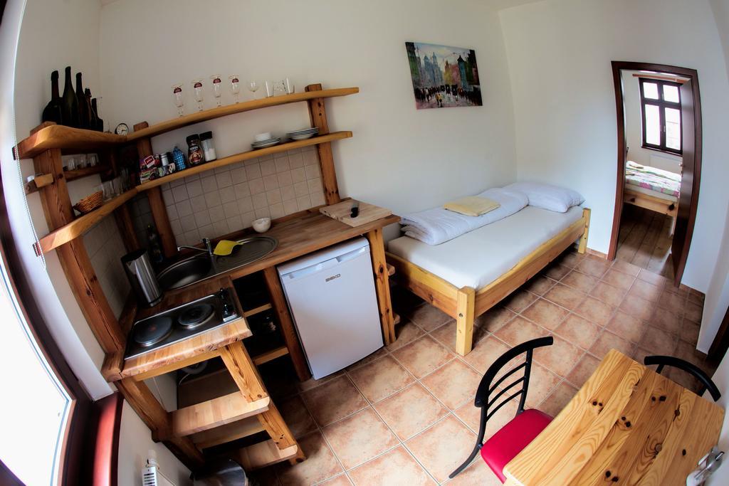Hostel Singer Pub Ческе-Будеёвице Номер фото