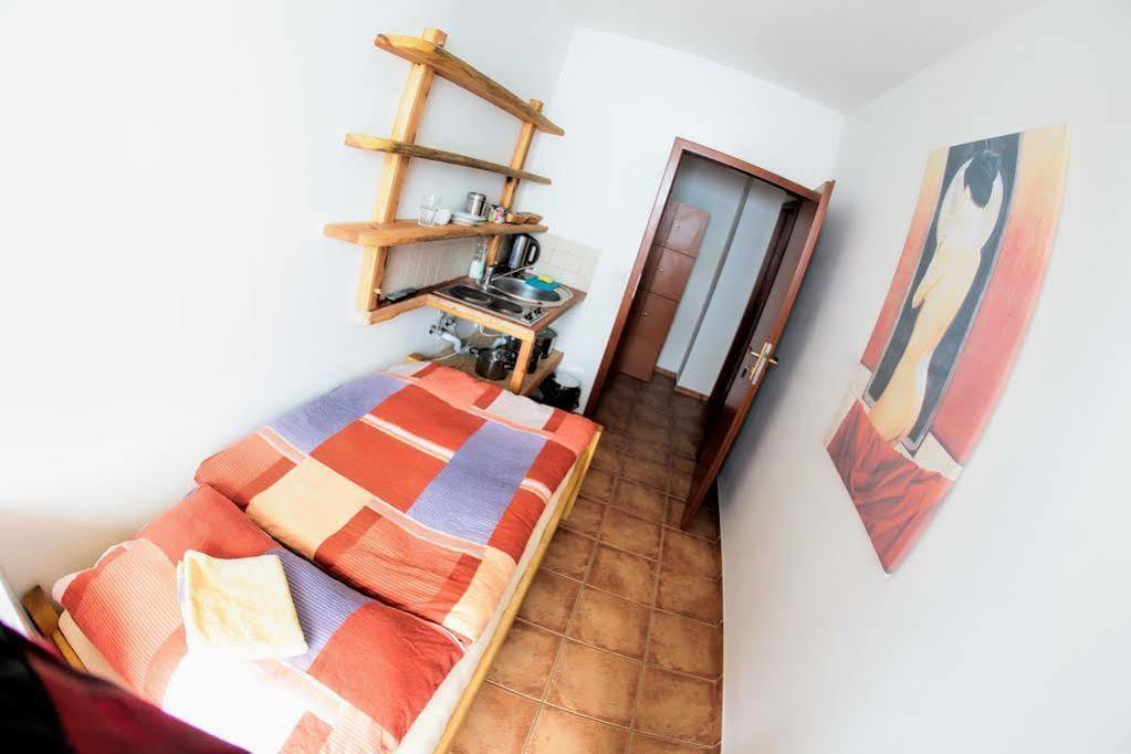 Hostel Singer Pub Ческе-Будеёвице Экстерьер фото